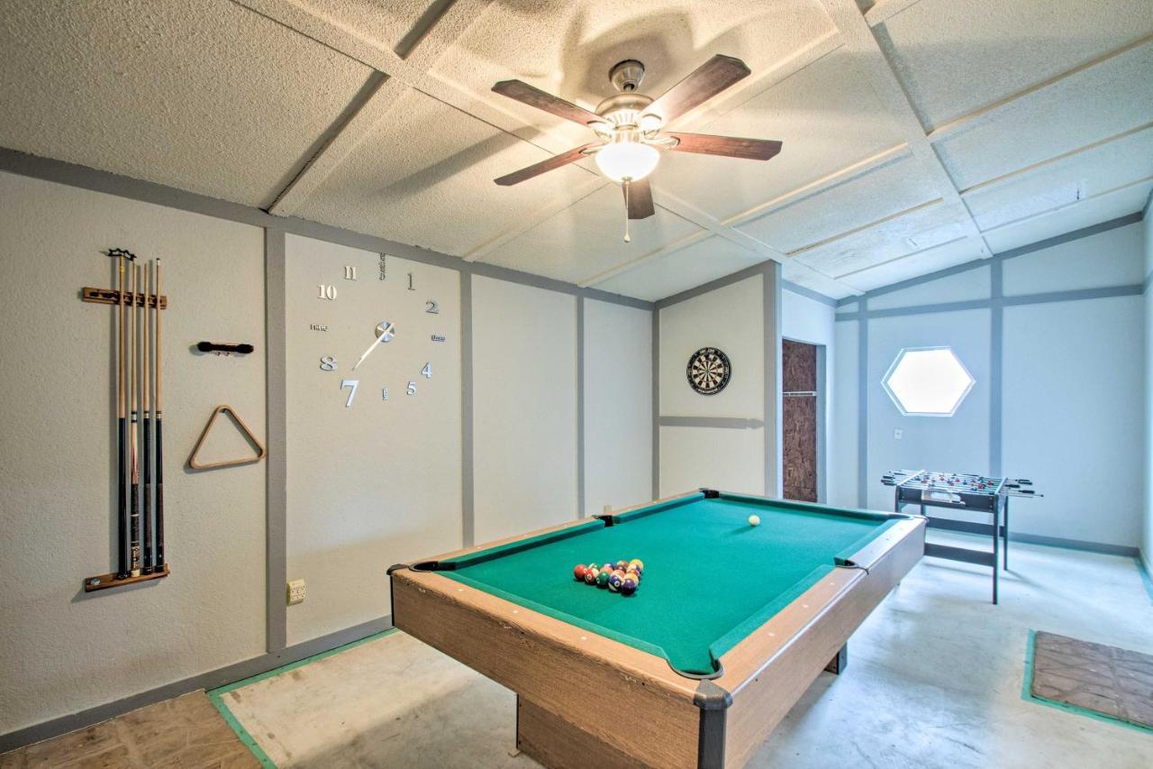 2-Story Pensacola Home With Game Room And Private Yard Kültér fotó
